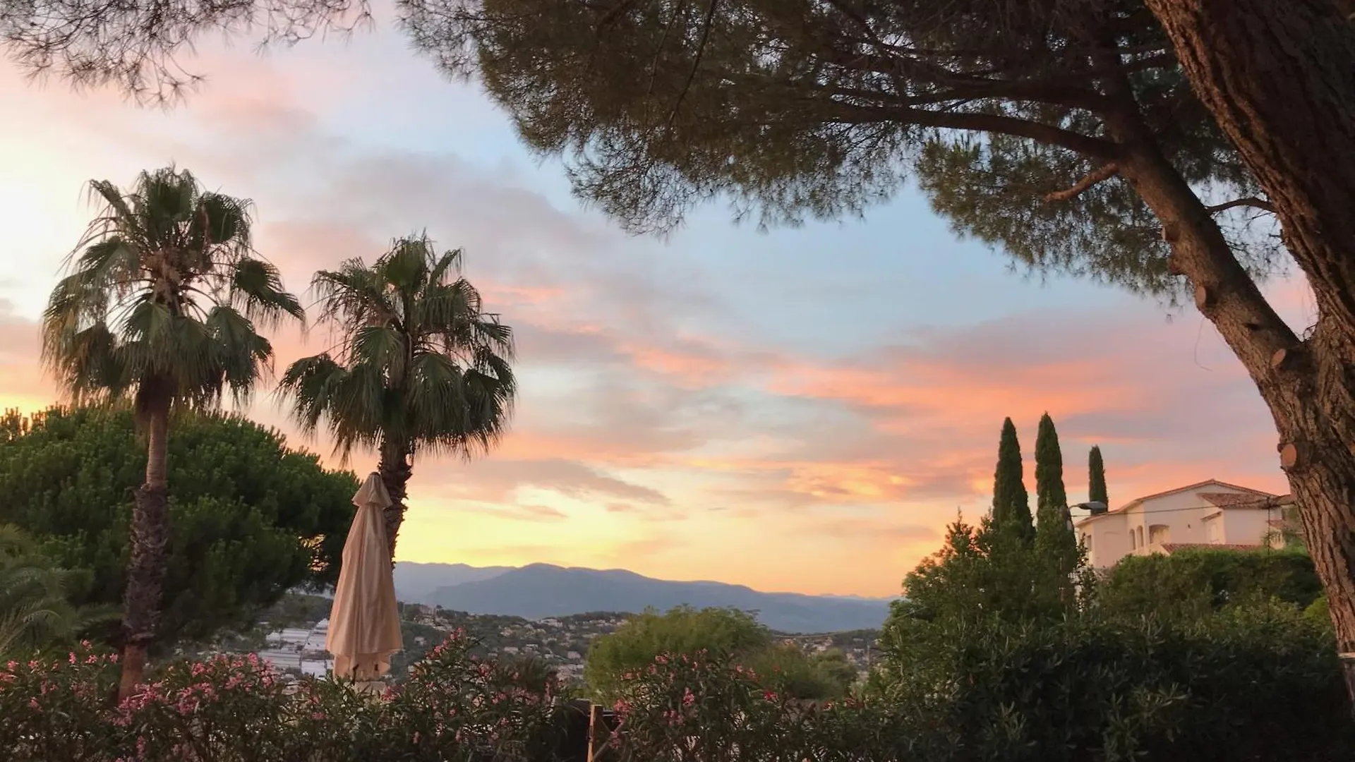 Ferienhaus Haus mit Garten über der Bucht von Cannes Vallauris