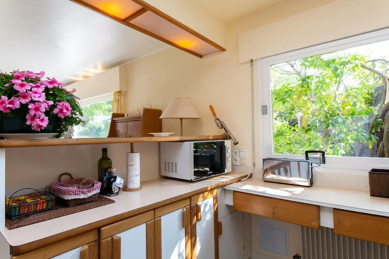Haus Mit Garten Ueber Der Bucht Von Cannes Vallauris