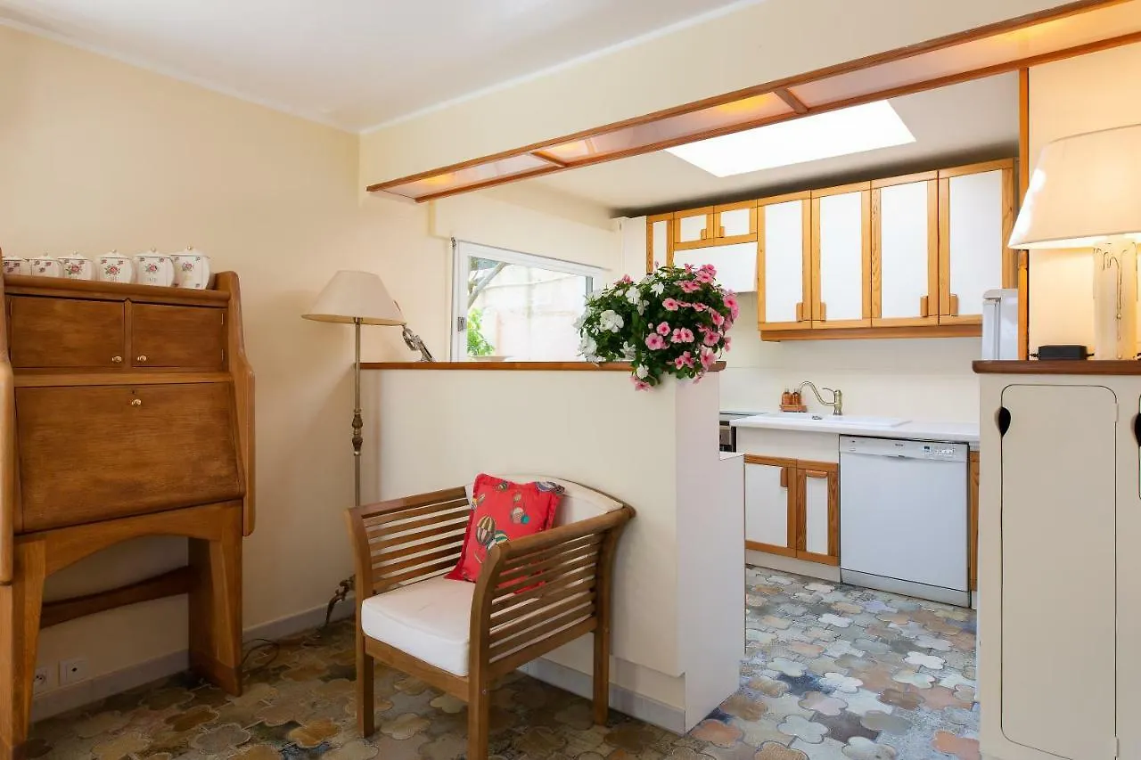 Haus mit Garten über der Bucht von Cannes Vallauris Frankreich
