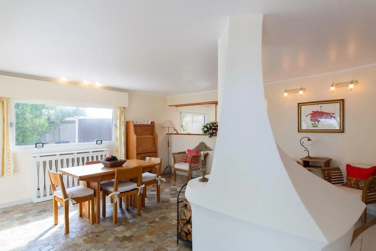 Haus mit Garten über der Bucht von Cannes Vallauris 0*,  Frankreich