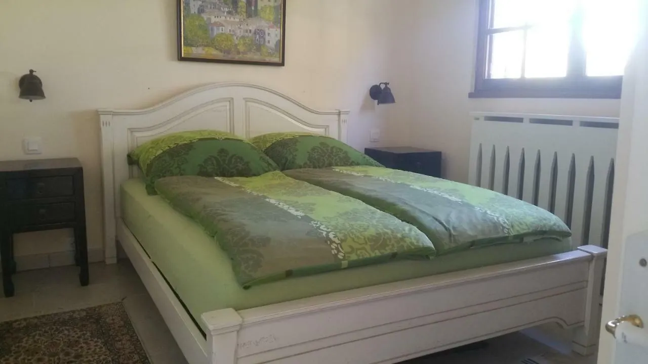 Haus Mit Garten Ueber Der Bucht Von Cannes Vallauris